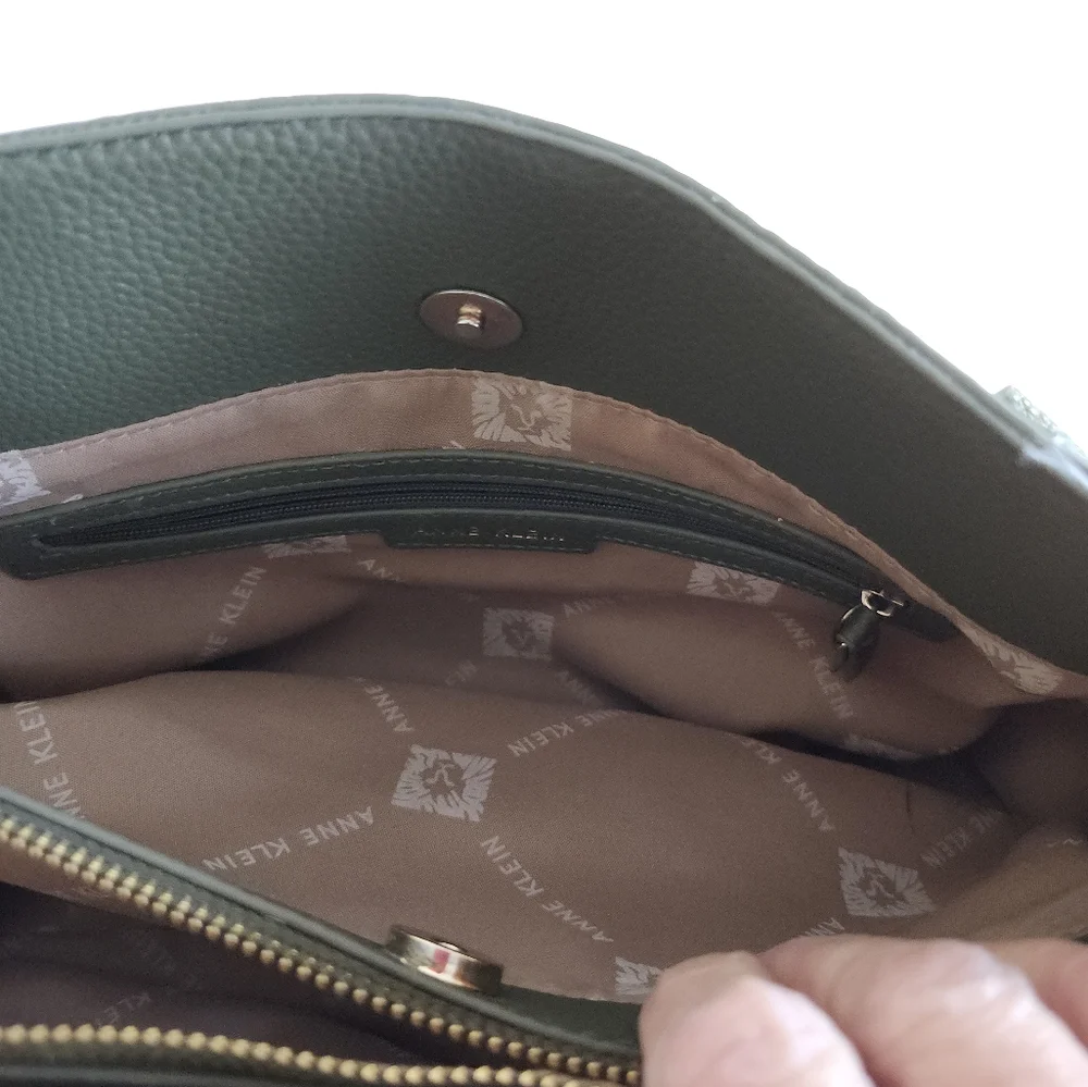 Anne Klein Elegant Green Tote Bag with Gold Chain - Picture 3 of 6